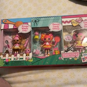 Mini Lalaloopsy dolls